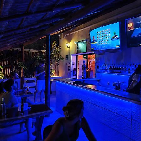 New Friends Hostel & Bar Adults Only Valladolid  Ngoại thất bức ảnh