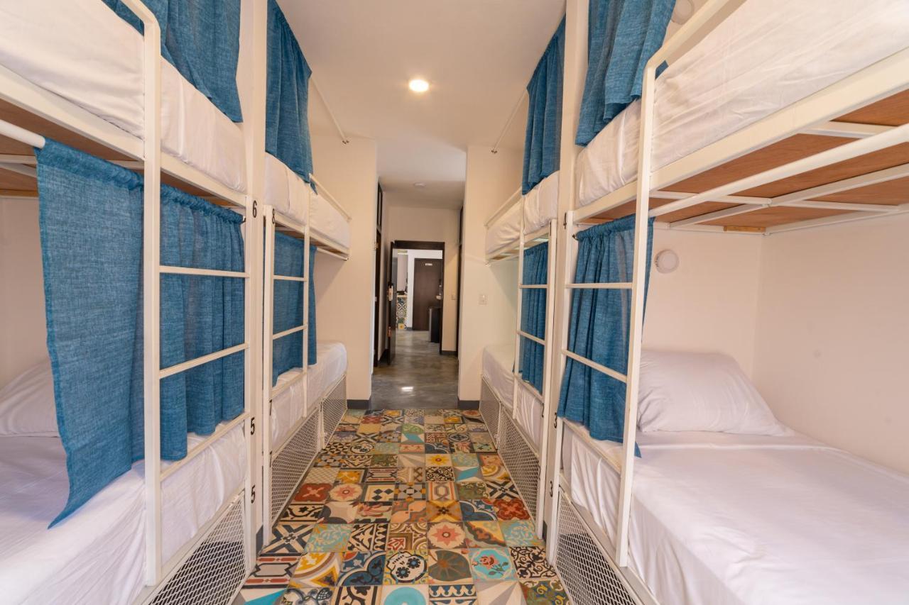 New Friends Hostel & Bar Adults Only Valladolid  Ngoại thất bức ảnh