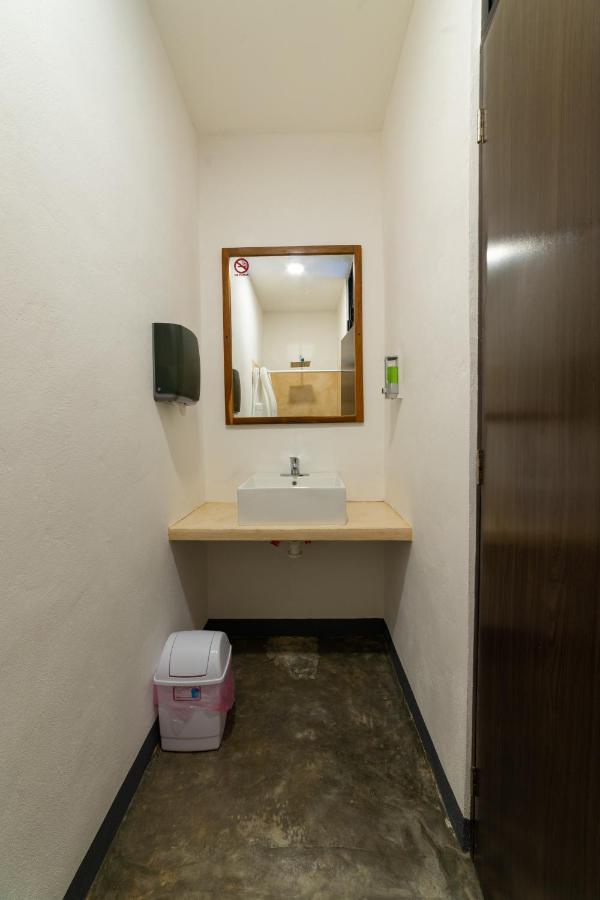 New Friends Hostel & Bar Adults Only Valladolid  Ngoại thất bức ảnh