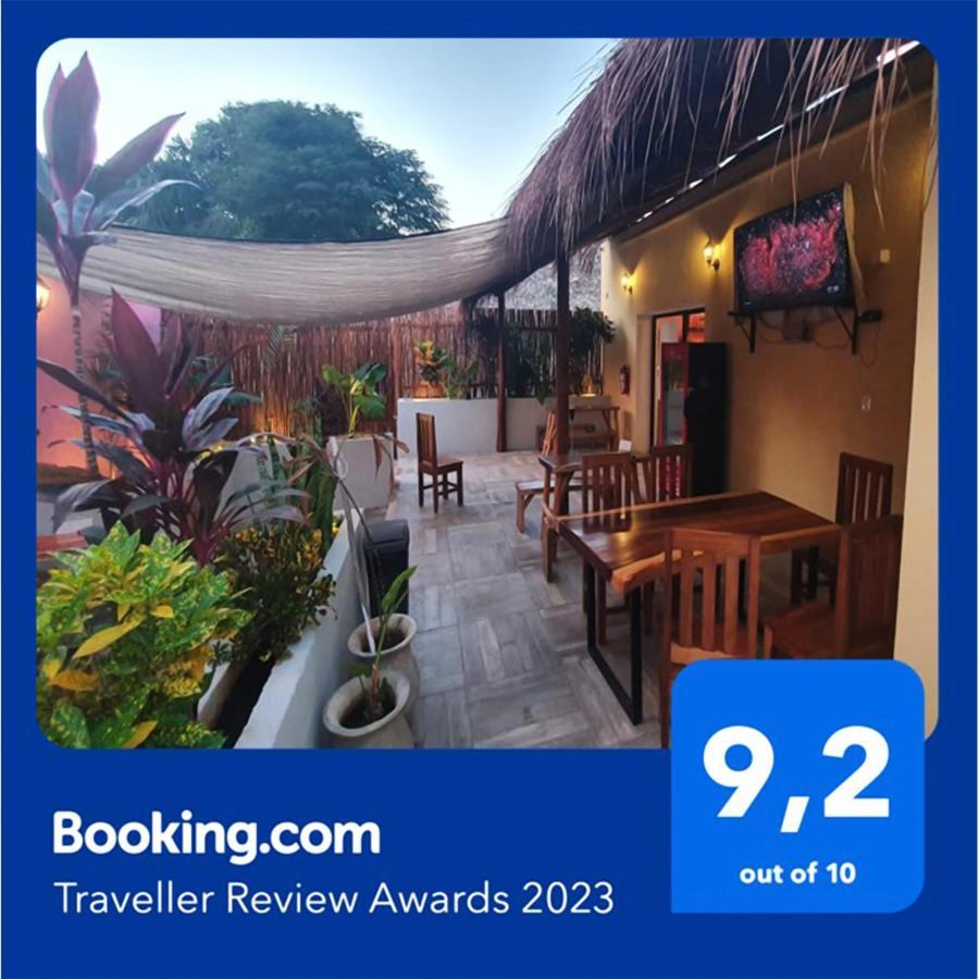 New Friends Hostel & Bar Adults Only Valladolid  Ngoại thất bức ảnh