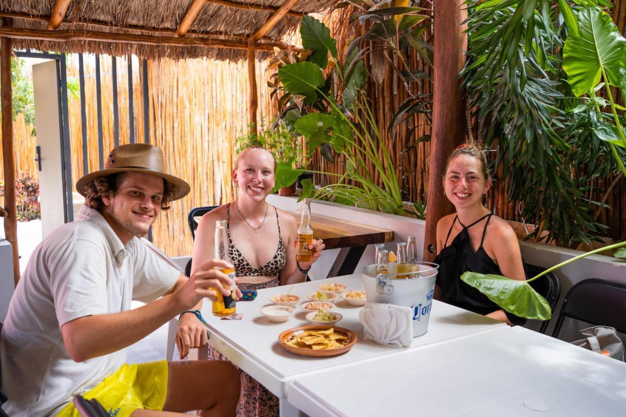 New Friends Hostel & Bar Adults Only Valladolid  Ngoại thất bức ảnh