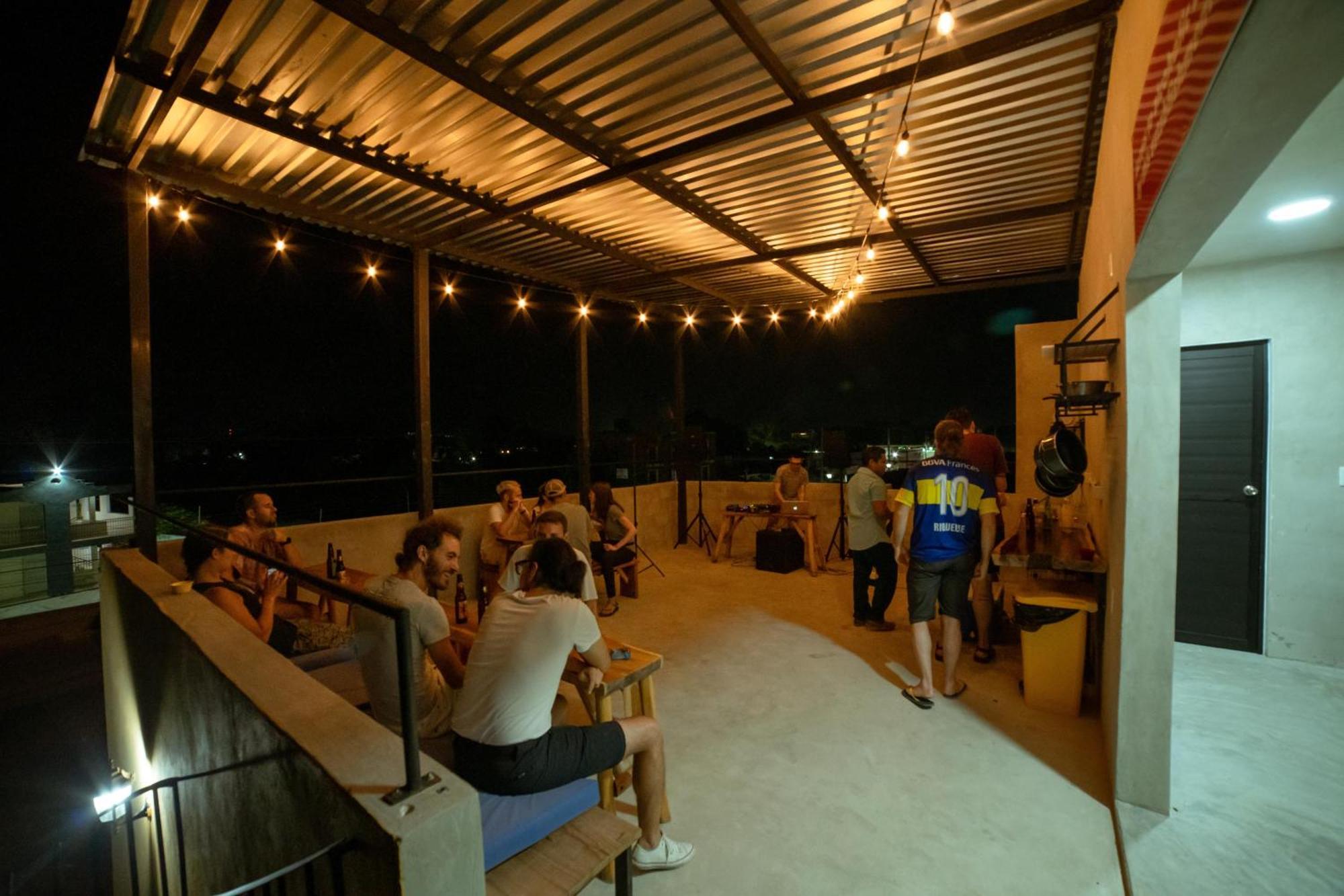 New Friends Hostel & Bar Adults Only Valladolid  Ngoại thất bức ảnh