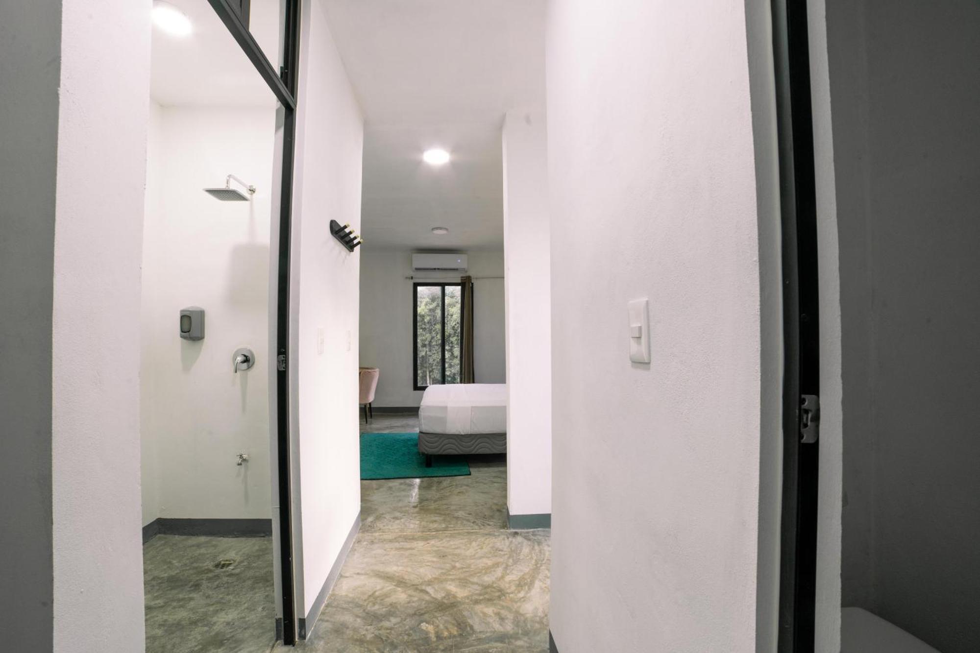 New Friends Hostel & Bar Adults Only Valladolid  Ngoại thất bức ảnh